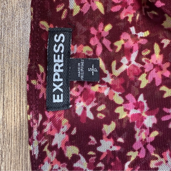 Express‎ Burgundy Floral Camisole - Picture 5 of 5
